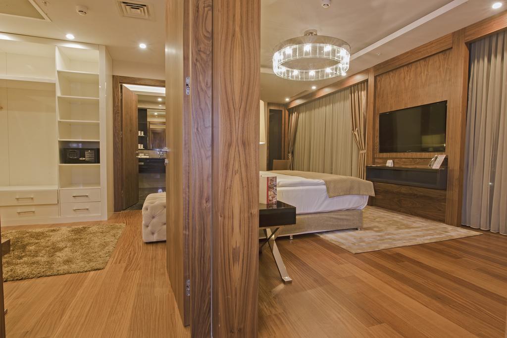 Готель Ramada Plaza By Wyndham Конья Екстер'єр фото