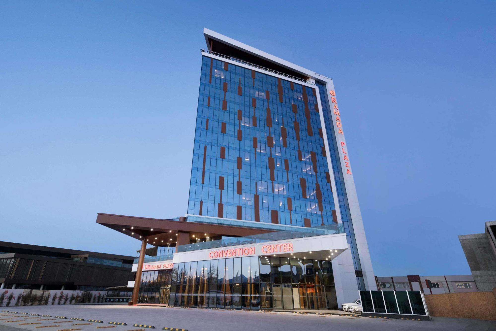 Готель Ramada Plaza By Wyndham Конья Екстер'єр фото